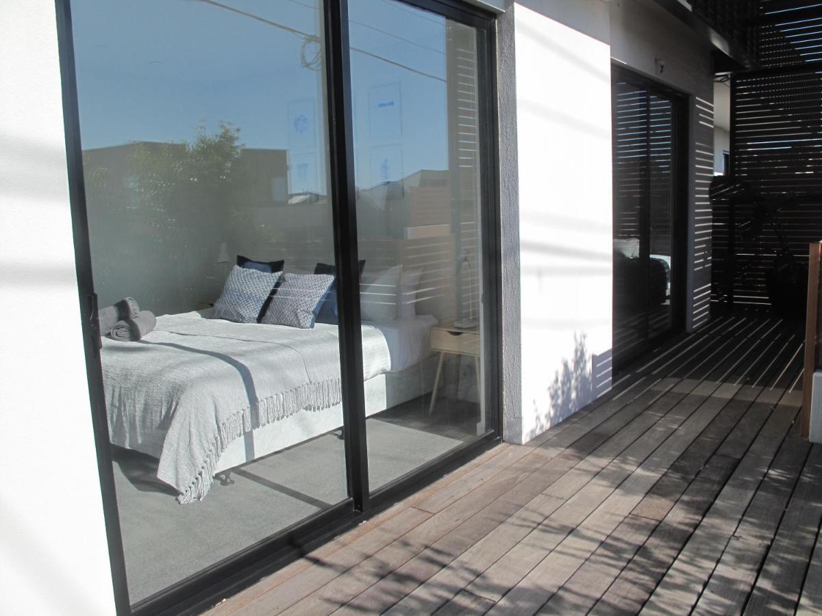 Modern 3 Bedroom Apt With Free Parking, Netflix, Wifi & Welcome Wine By Bnb Pro メルボルン エクステリア 写真