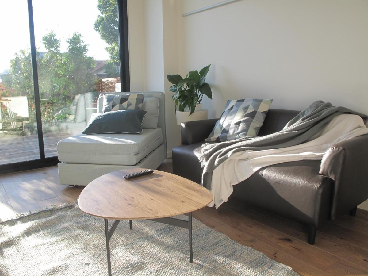 Modern 3 Bedroom Apt With Free Parking, Netflix, Wifi & Welcome Wine By Bnb Pro メルボルン エクステリア 写真